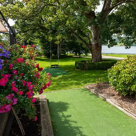 The Red Door Country House Pensión