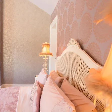 Gasthof The Red Door Country House 4*