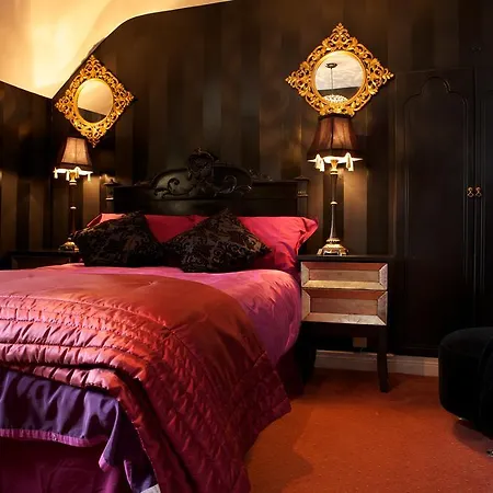 The Red Door Country House בית הארחה 4*