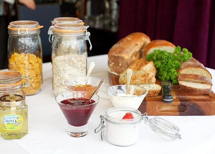 The Red Door Country House 4*