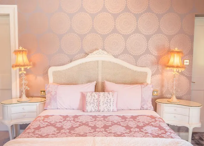 The Red Door Country House Vendégház 4*